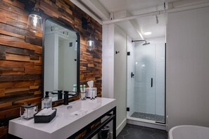 Hair dryer, towels - DerbyCity Plush Loft. Gather in Style by Hollyhock (Louisville)