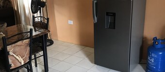 Clean ,comfortable  secure,private 5mins away from the beach,entertainment 