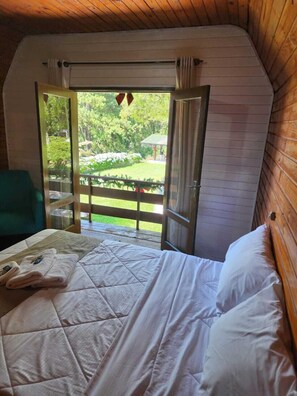 Suíte tradicional | 1 quarto, individualmente decorados, Wi-Fi de cortesia, roupa de cama