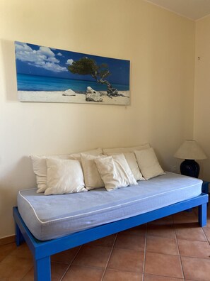 2 bedrooms, iron/ironing board, travel cot, free WiFi