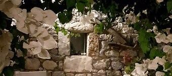 Xenonas: an apartment in a garden for up to 5 persons in Mani