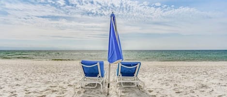 Sillas reclinables de playa, toallas de playa