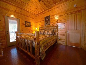 3 bedrooms, iron/ironing board, Internet, bed sheets