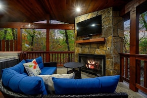 TV, fireplace