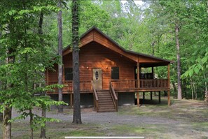 Exterior - Nature's Hideaway Cabin in Hochatown (Broken Bow)