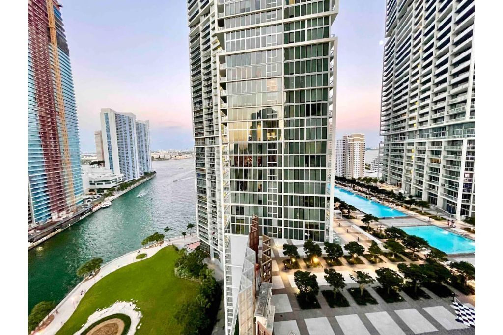 NEW LISTING! Entire Corner Unit 2/2 @W Hotel/Icon
