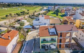 Exterior - Holiday Home in Medulin with Seaview, Terrace, Air condition, WIFI (3486-4) (Medulin)