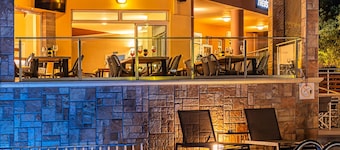 อพาร์ทเม้นท์ Theos village