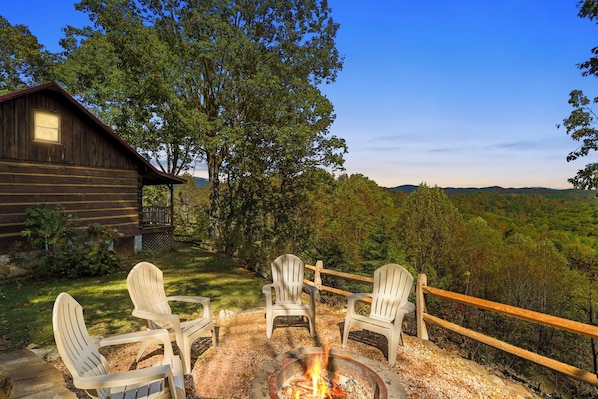 Property grounds - Secluded log cabin w/ hot tub and wood burning fireplace near West Jefferson (Lansing)