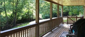 A Restful Creekside Getaway