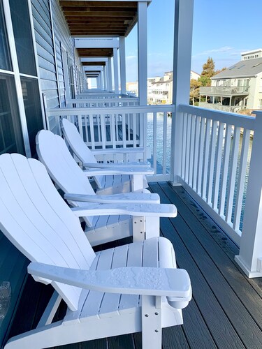 IslandCoveParadise: Luxury-NewlyBuiltTH! OnTheWater-Boardwalk-Pool-w/2 CarGarage