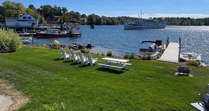 Downtown Wolfeboro condo, right on Wolfeboro Bay/Winnipesaukee w/dock available