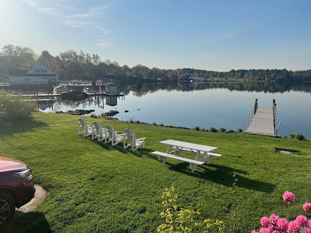 Outdoor dining. Downtown Wolfeboro condo, right on Wolfeboro Bay/Winnipesaukee w/dock available