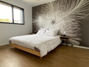 3 bedrooms, desk, iron/ironing board, free WiFi