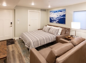 2 bedrooms, in-room safe, iron/ironing board, free WiFi - Fantastic ski location! Beautiful, brand new 2 BR unit sleeps 6 (Salt Lake City)
