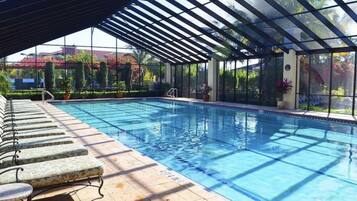 Outdoor pool, a heated pool