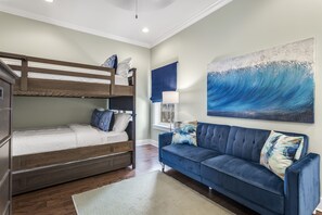 4 bedrooms, iron/ironing board, free WiFi, bed sheets
