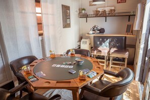 Dining - Cozy Idyllwild cabin near San Jacinto Mountains (Idyllwild-Pine Cove)