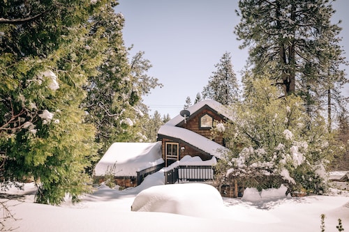 Cozy Idyllwild cabin near San Jacinto Mountains