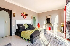 5 bedrooms, iron/ironing board, travel crib, free WiFi