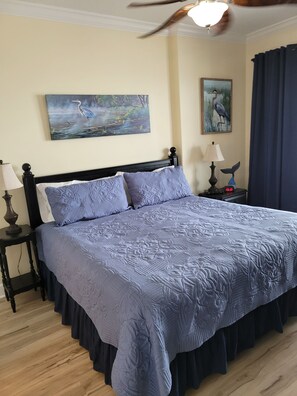 2 habitaciones, escritorio, tabla de planchar con plancha y wifi gratis 