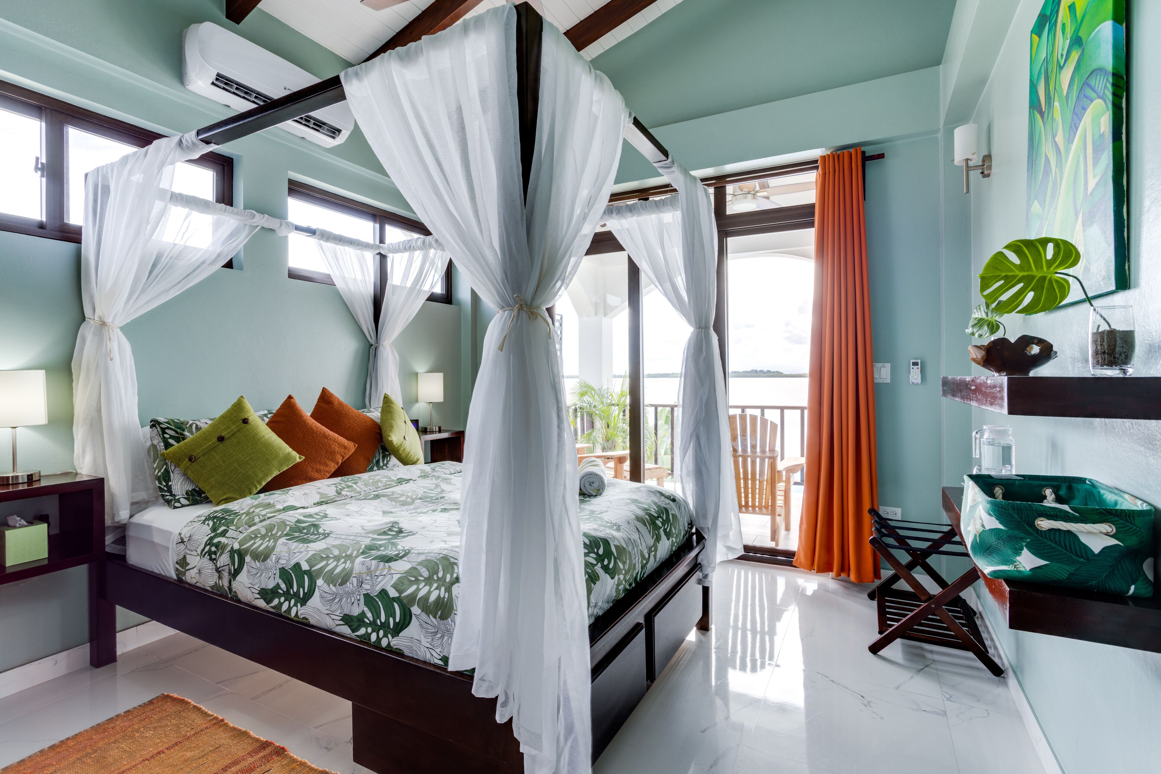 3 soverom, safe på rommet, skrivebord og strykejern/-brett