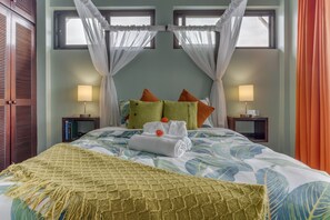 3 chambres, coffres-forts dans les chambres, bureau