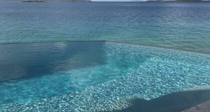 Winter Waterfront, amazing views of the Caribbean Seas.