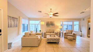 Smart TV, fireplace, DVD player, stereo - CASA GRIS-Heated spool-Bring your fur baby! Enjoy Naranja Park and bike trails. (Tucson)