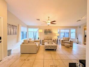 Smart TV, fireplace, DVD player, stereo