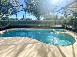 Piscine extérieure, piscine chauffée