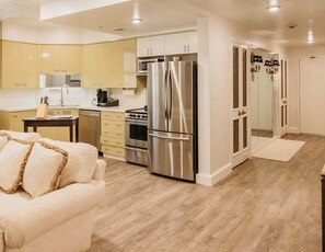 Interior - 118 · St. Charles Suite #118 - Hotel Phillips (Bartlesville)