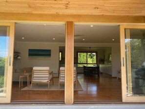 Interior - Spacious family stay near Peninsula beaches and wineries (Mount Eliza)