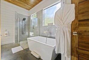 Hair dryer, towels - Twin Suites Oasis w/ Hot Tub, Sleeps 6 (Broken Bow)