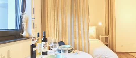 Iron/ironing board, free WiFi, bed sheets