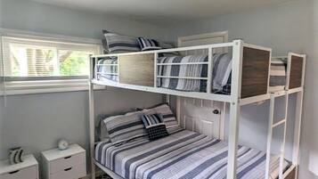 2 chambres, fer et planche Ă repasser, Wi-Fi gratuit, draps fournis