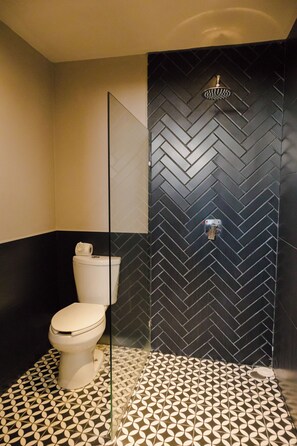 Junior Room | Bathroom