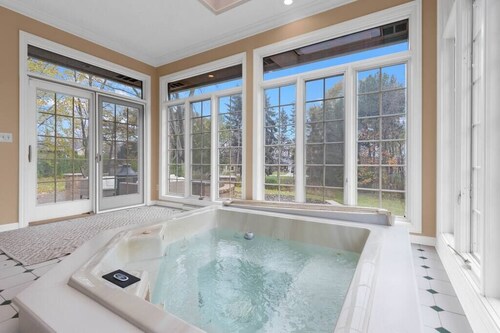 Manor on Terraview/Hot Tub/7br/ 7,200sqft