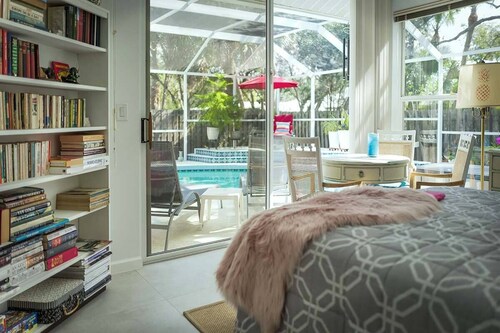 :: Villa Oasis – Elegant & Peaceful Pool Retreat in Siesta Key ::