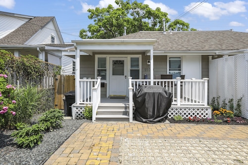 4 HOUSES to BEACH!  Remodeled 2026. 4 passes, chairs, towels, umbrellas included
