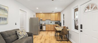 Bungalow 4 HOUSES to BEACH!  4 beach passes, chairs, towels, umbrellas included