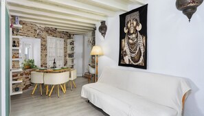 TV, fireplace - Casa Maruja Cútar by Ruralidays (Málaga)