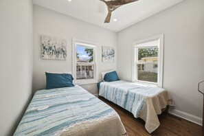 3 bedrooms, travel cot, free WiFi, bed sheets - Oceanview 4 HOUSES to BEACH! 6 beach passes, chairs, towels, umbrellas included (Belmar)
