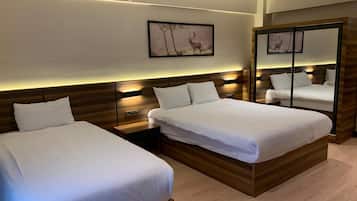 Family Triple Room | 1 bedroom, premium bedding, soundproofing, free WiFi