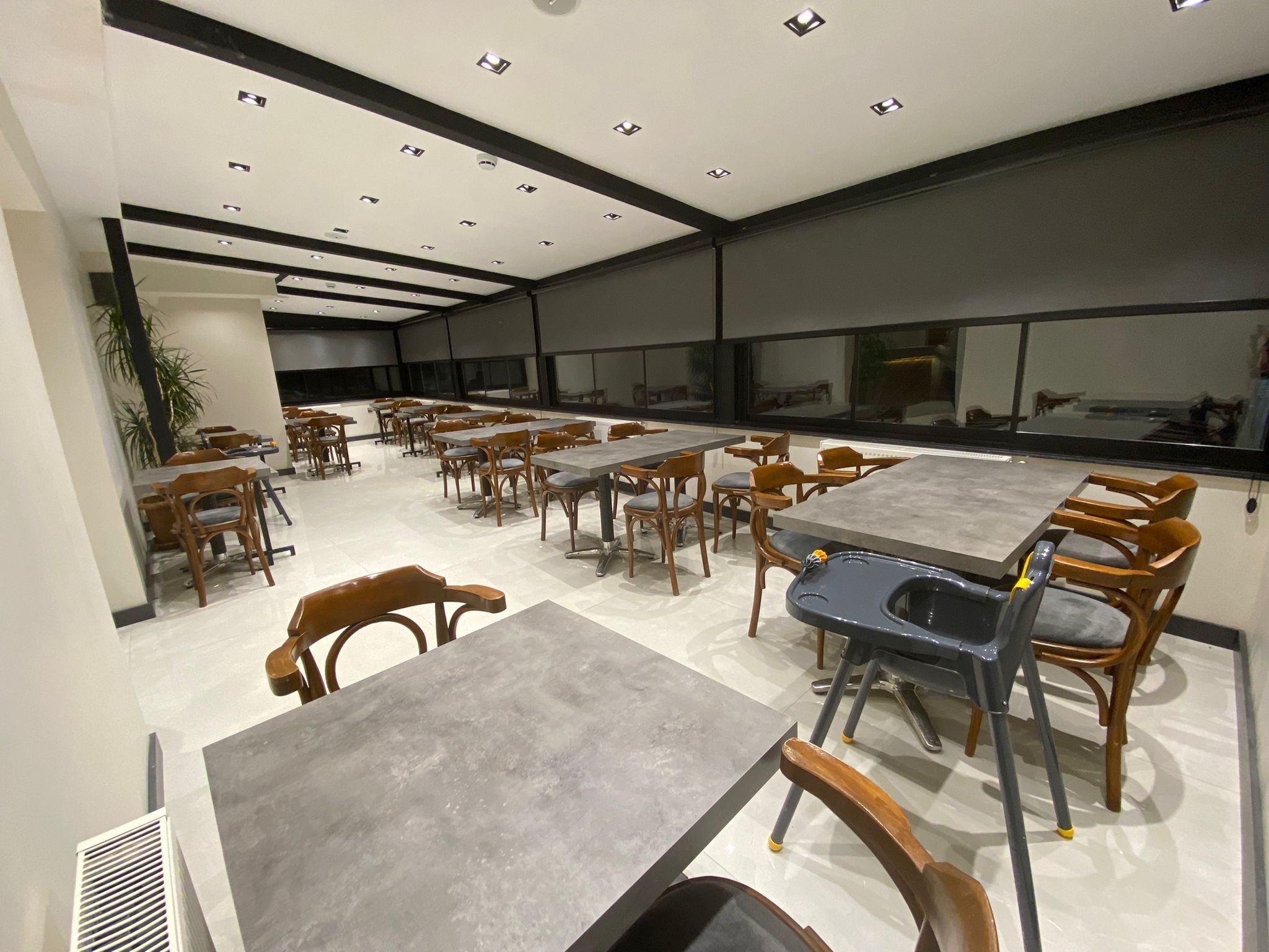 daily cooked-to-order breakfast (try 350 per person)