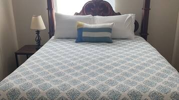 3 bedrooms, iron/ironing board, bed sheets