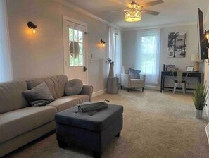 Una Smart TV, una oficina