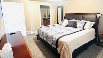 4 bedrooms, iron/ironing board, free WiFi, bed sheets