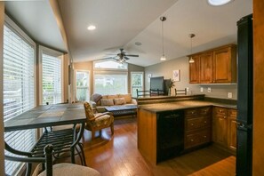 Private kitchen - Blind Bay Resort (Blind Bay)