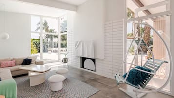 Smart TV, table tennis, books, stereo